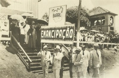 Desfile da Comemoração da Emancipação - 1955.jpg