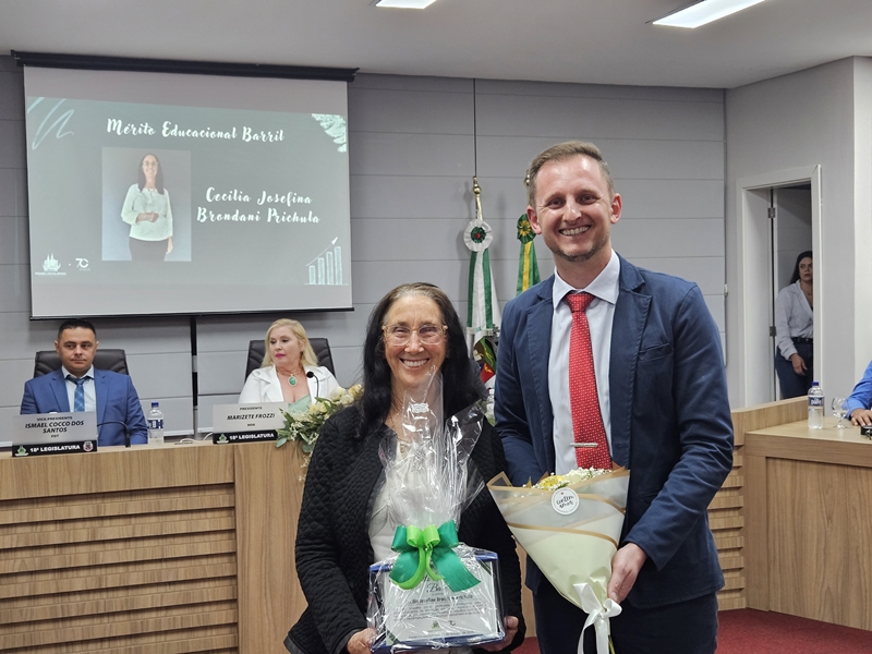 Entrega Mérito Educacional Barril 2025 (1).jpg