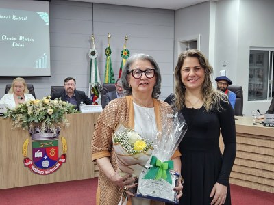 Entrega Mérito Educacional Barril 2025 (3).jpg