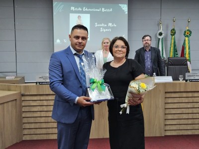 Entrega Mérito Educacional Barril 2025 (8).jpg