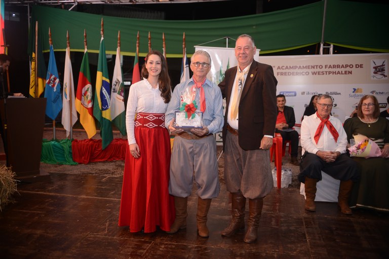 Entrega Mérito Farroupilha Barril 2025.JPG