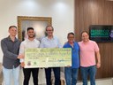 Entrega simbólica das sobras da Câmara.jpg Entrega simbólica das sobras da Câmara.jpg