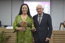 Ivone Verônica Wieczoreki recebeu o Troféu Mulher Cidadã na categoria "Educação e Cultura"