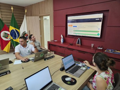 Treinamento com vereadores sobre o Sistema Legislativo Digital