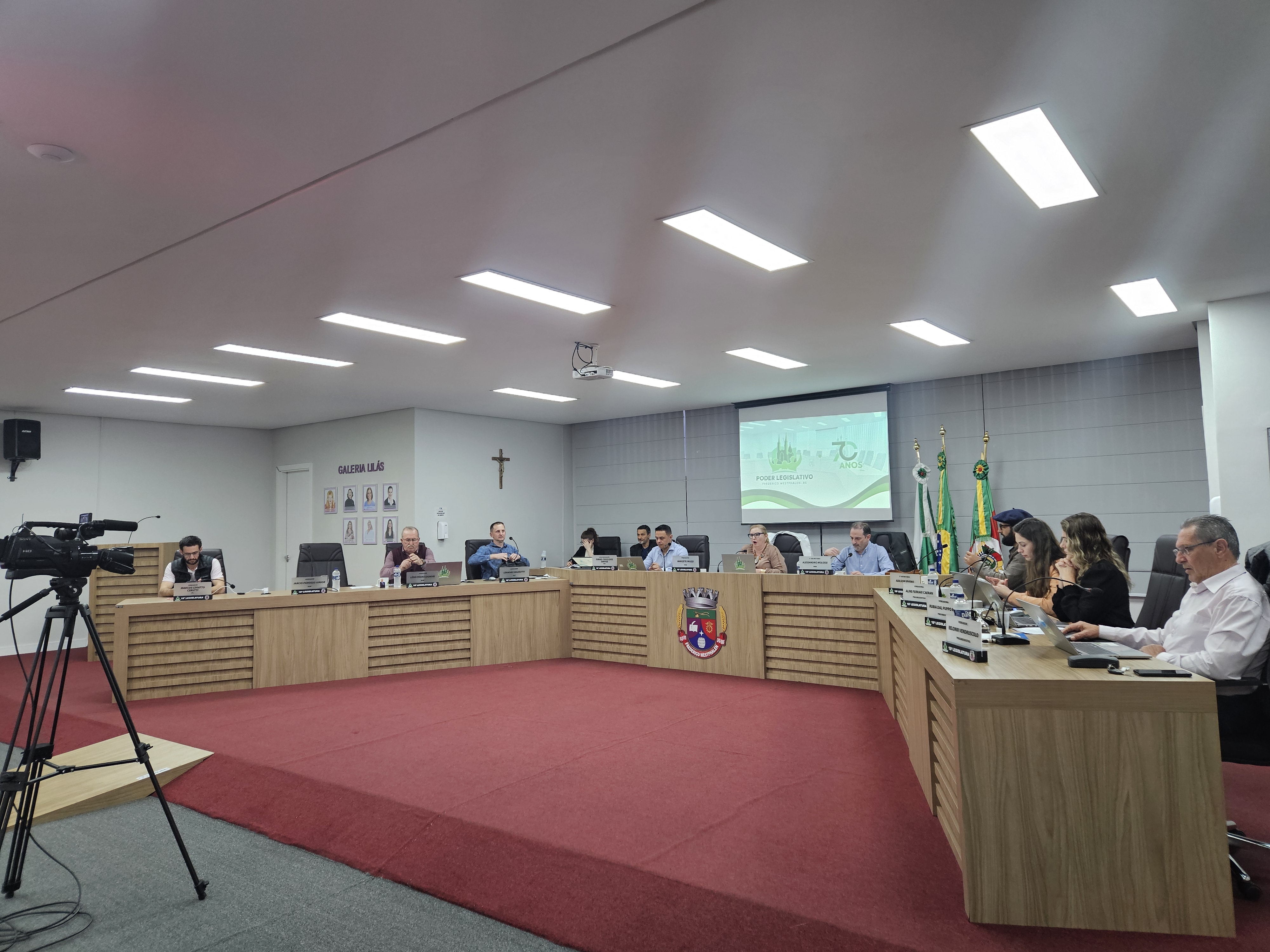 Câmara aprova contratações de três motoristas e quatro operadores de máquinas para a Secretaria Municipal de Obras