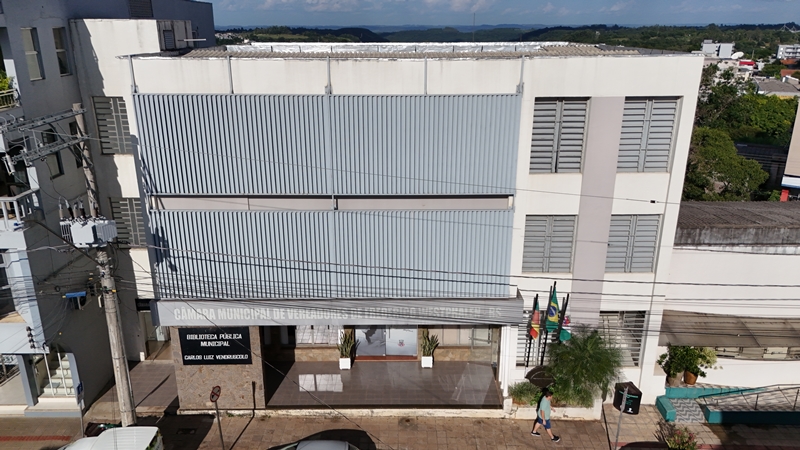 Câmara de Vereadores de FW retoma atendimento integral nesta segunda-feira, 05