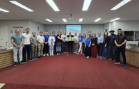 Câmara de Vereadores entrega Moção de Aplausos ao Jornal Alto Uruguai por seus 60 anos de história