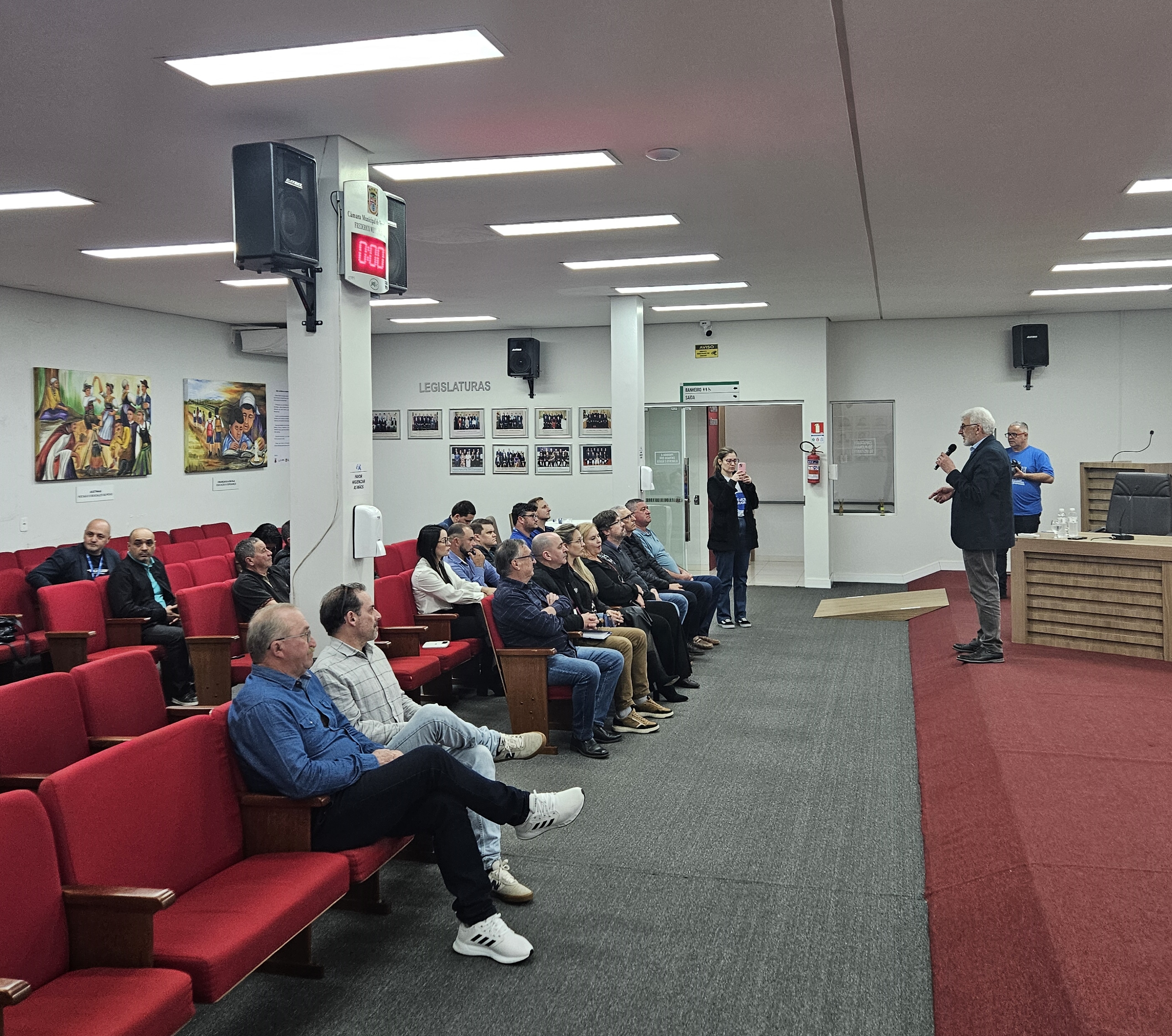 Corsan apresenta projetos de obras de esgotamento sanitário previstos para o município