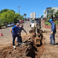 Legislativo acompanha obras de drenagem pluvial no bairro Ipiranga