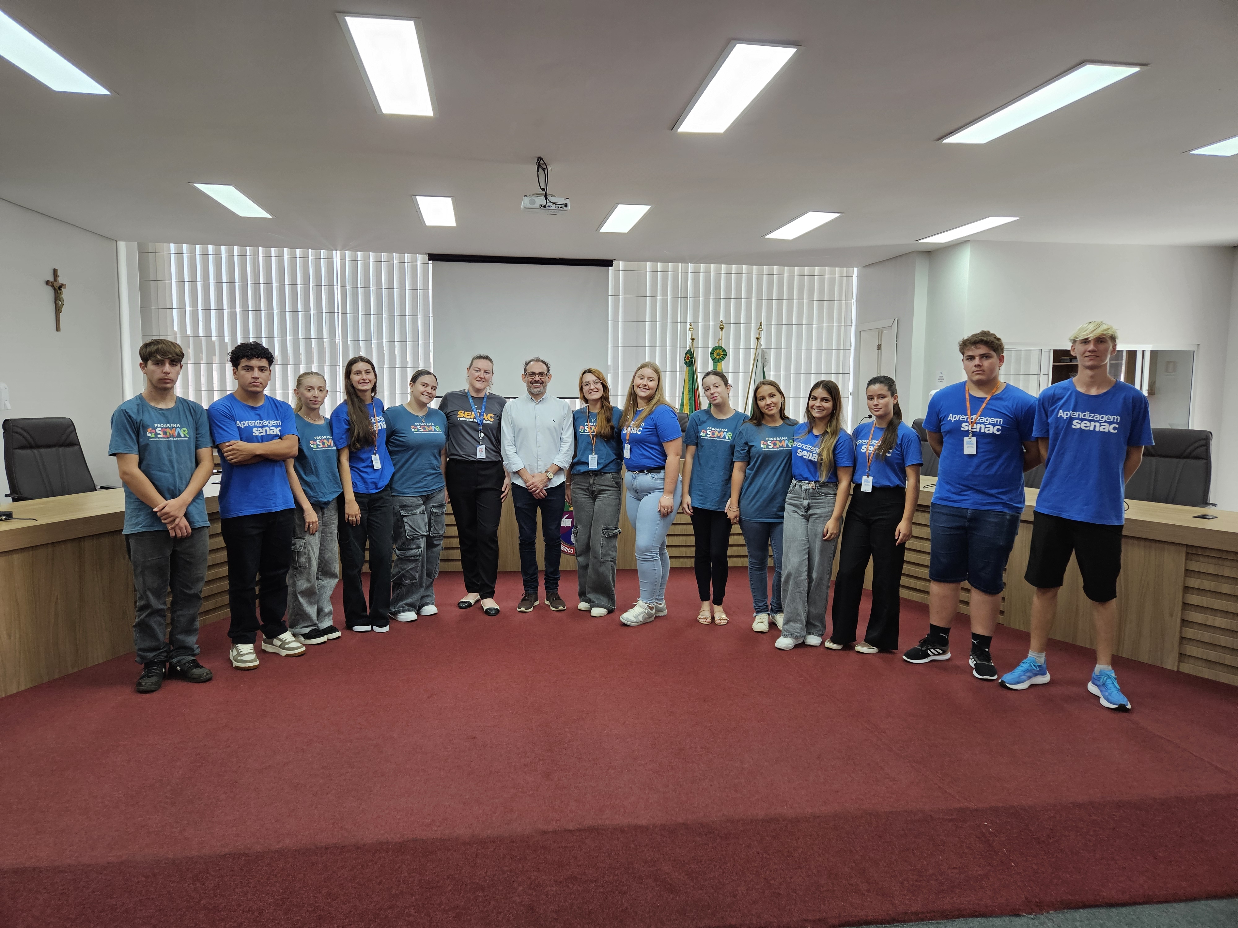 Legislativo recebe alunos do Jovem Aprendiz do Senac para uma visita guiada sobre o funcionamento da Câmara e políticas públicas