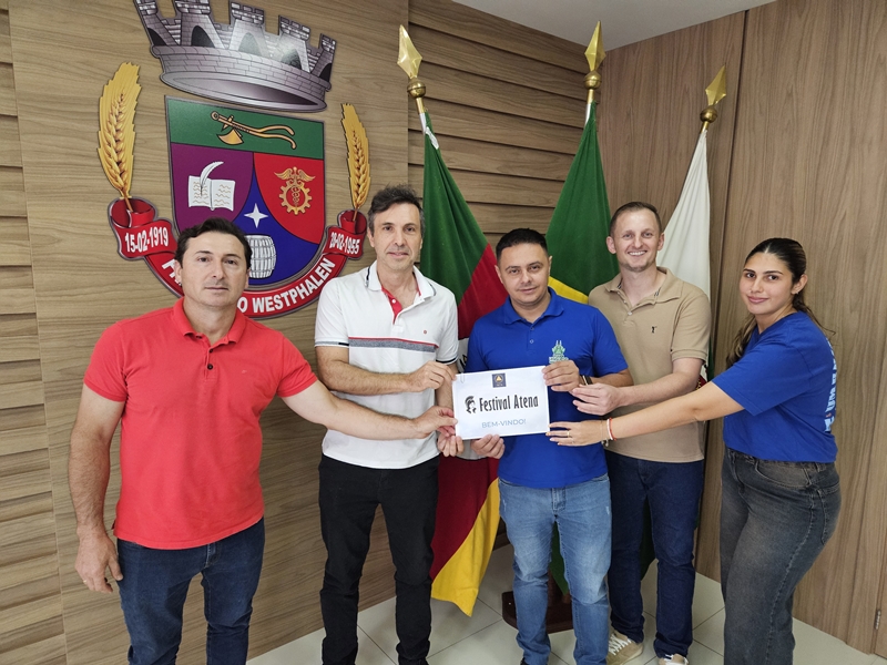 Presidente da ACA destaca números e impacto cultural do Festival Atena em visita institucional ao Poder Legislativo