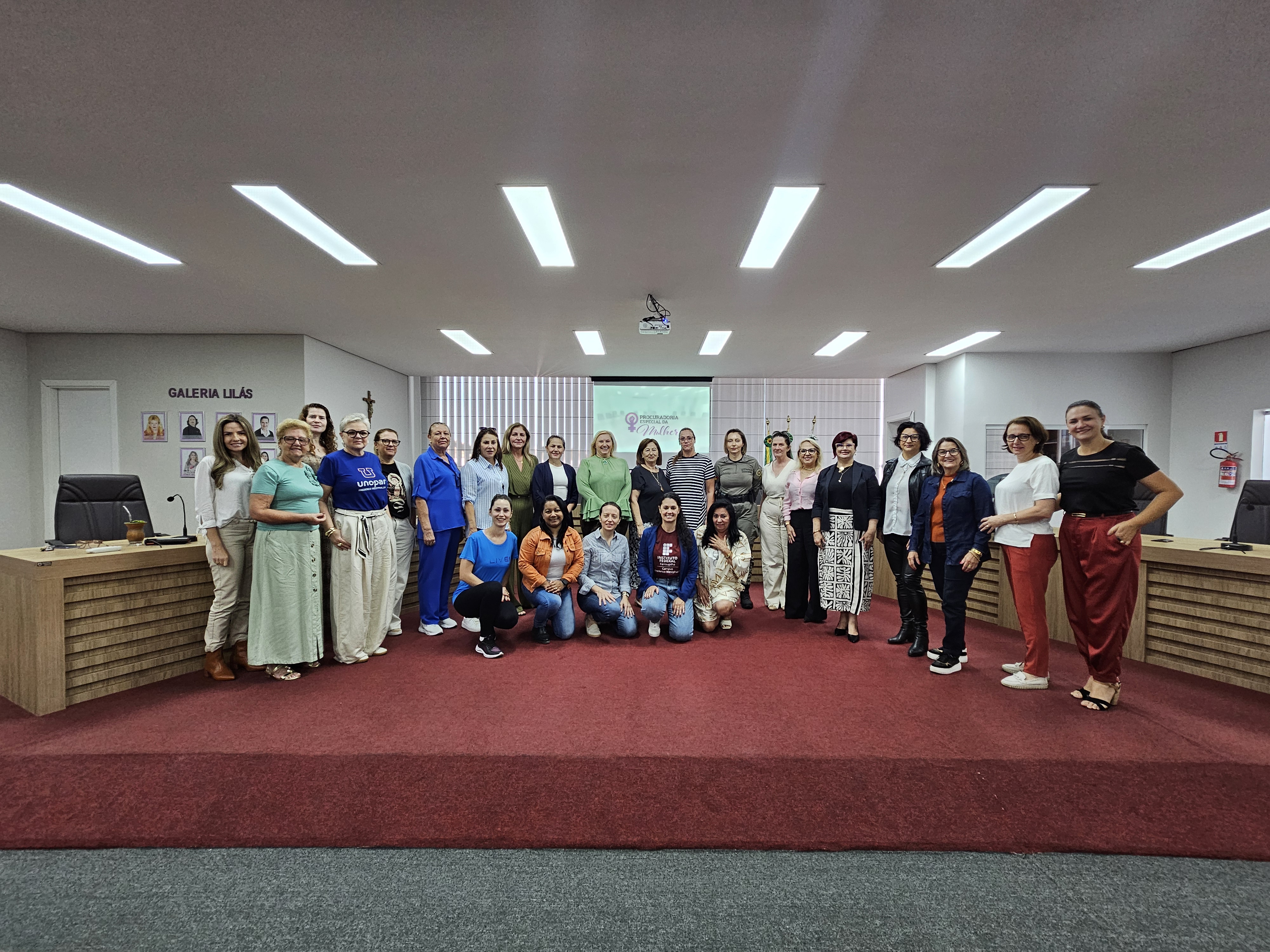 Procuradoria da Mulher estrutura comissão e planeja ações integradas em defesa dos direitos das mulheres