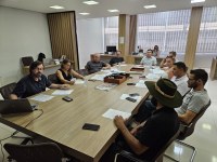 Projeto de lei sobre adequação de cargos do Plano de Carreira dos Servidores Municipais é debatido na Câmara