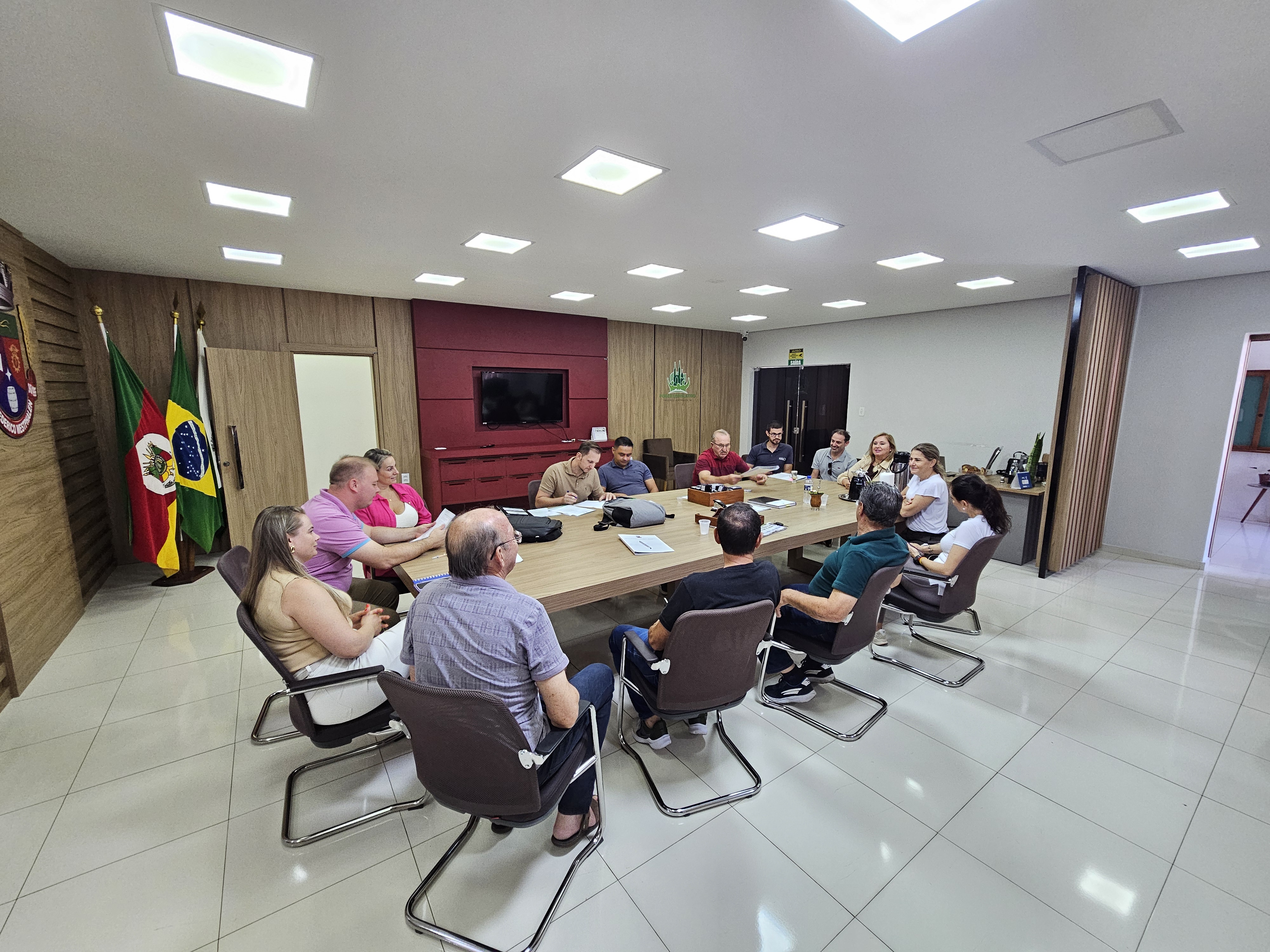 Proprietários de empresas instaladas na antiga Rua dos Arcos dialogam com vereadores sobre demandas do local