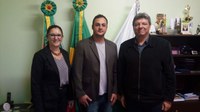 Reitor da URI visita Câmara de Vereadores de FW