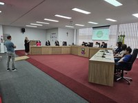 Vereadores mirins recebem treinamento no Plenário da Câmara