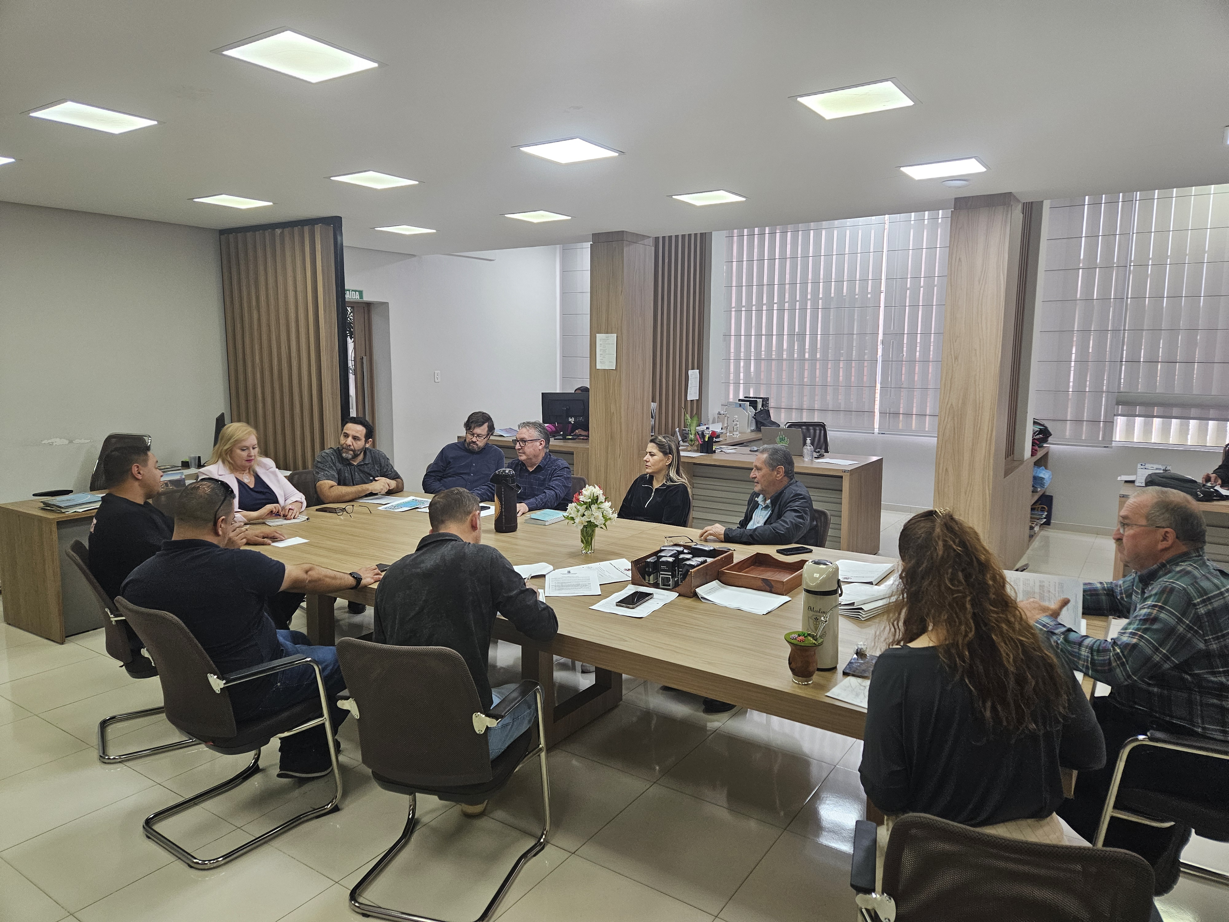 Vereadores participam de reunião com representantes do Executivo sobre o Estacionamento Rotativo Pago