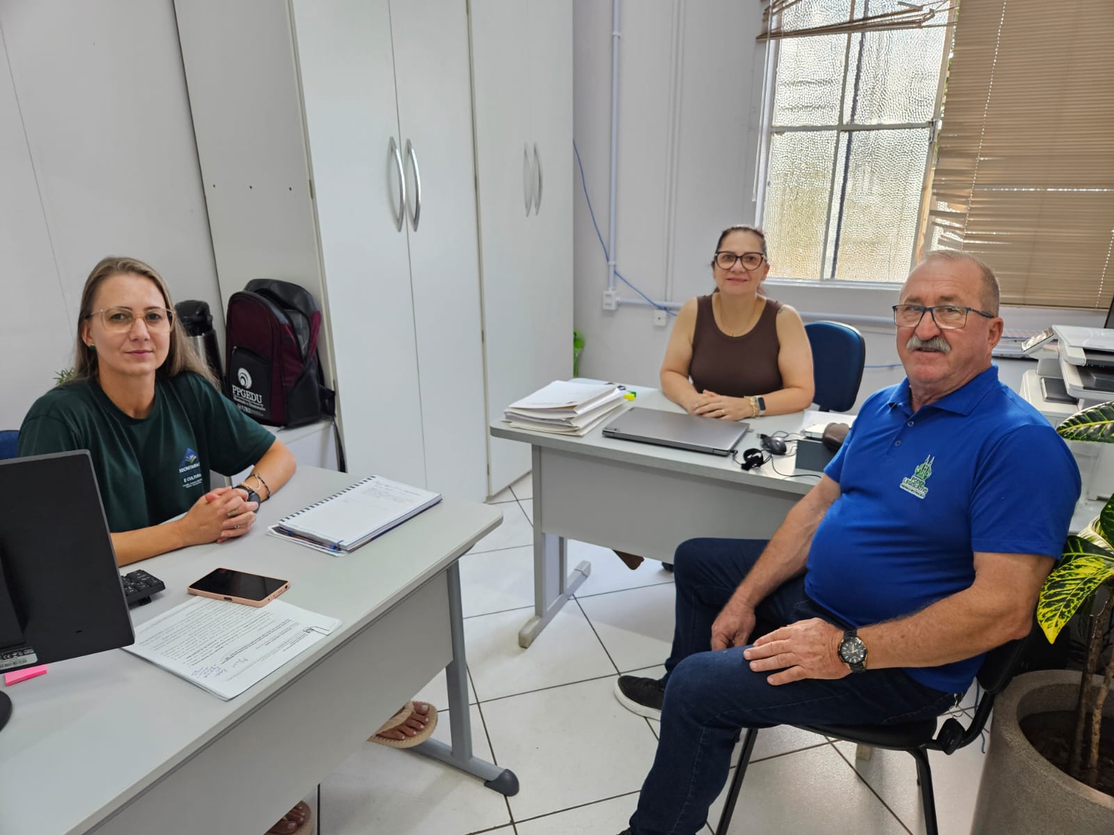 Vice-presidente da Câmara visita SMEC para dialogar sobre demandas da comunidade escolar